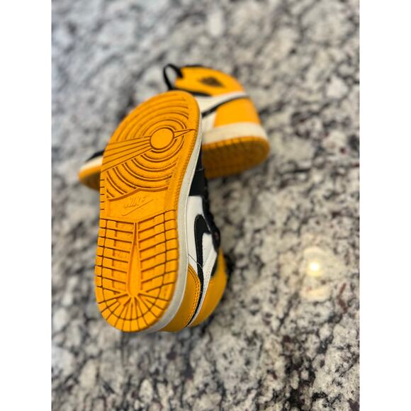 Nike boys Jordan 1 retro high tops size 12 yellow - Picture 9 of 14